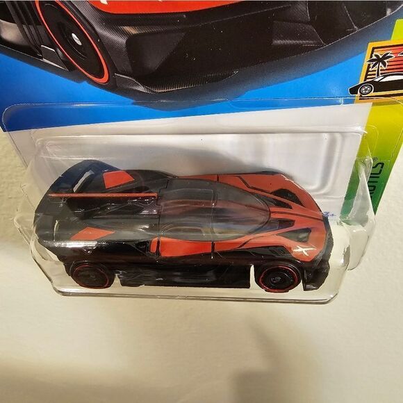 HotWheels Red Bugatti Bolide HW Exotics - Picture 6 of 7
